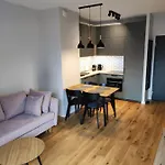 Bohema Praga Apartments, Metro Szwedzka, Near Old Town Apartmán