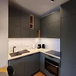 Bohema Praga Apartments, Metro Szwedzka, Near Old Town Varšava