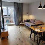 Apartmán Bohema Praga Apartments, Metro Szwedzka, Near Old Town Varšava