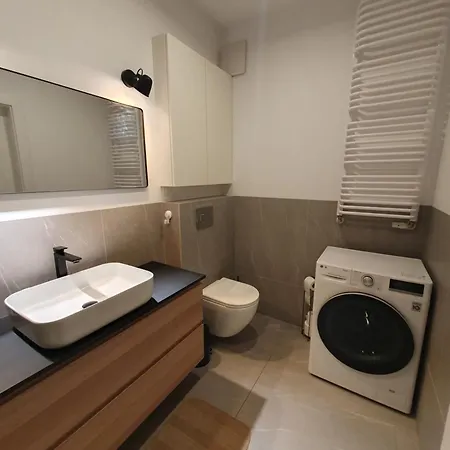 Bohema Praga Apartments, Metro Szwedzka, Near Old Town Warszawa