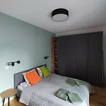 Bohema Praga Apartments, Metro Szwedzka, Near Old Town Lägenhet