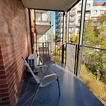 Bohema Praga Apartments, Metro Szwedzka, Near Old Town *