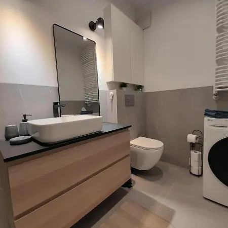 Bohema Praga Apartments, Metro Szwedzka, Near Old Town * Warszawa