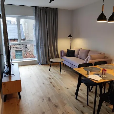 アパート Bohema Praga Apartments, Metro Szwedzka, Near Old Town ワルシャワ