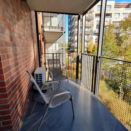 Bohema Praga Apartments, Metro Szwedzka, Near Old Town *